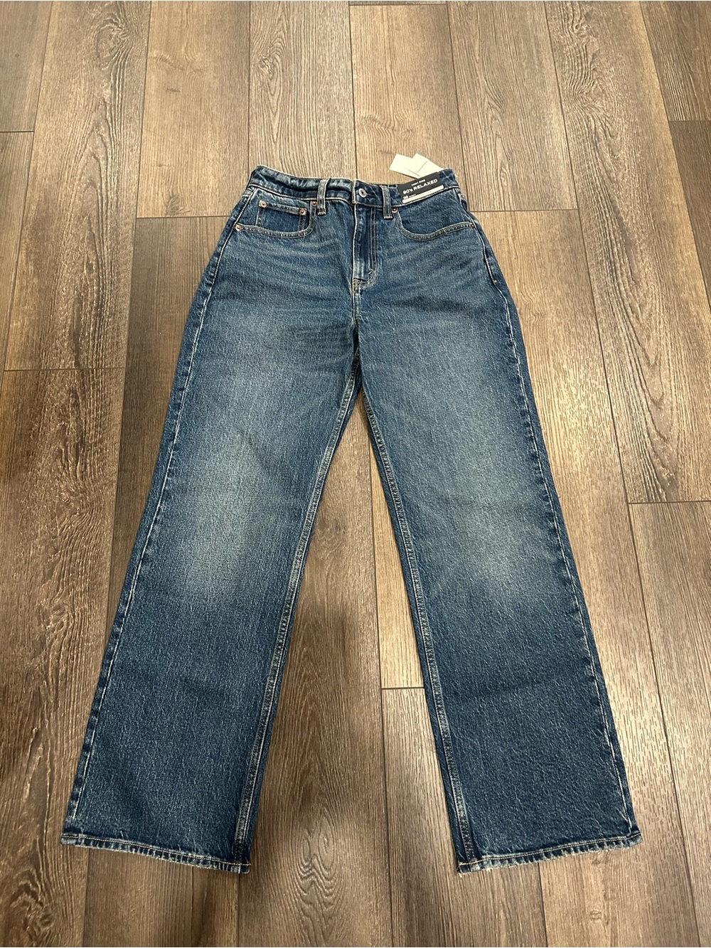 Abercrombie Women's
Curve Love High Rise 90s Relaxed
Jean NWT Dark Wash 26 Short